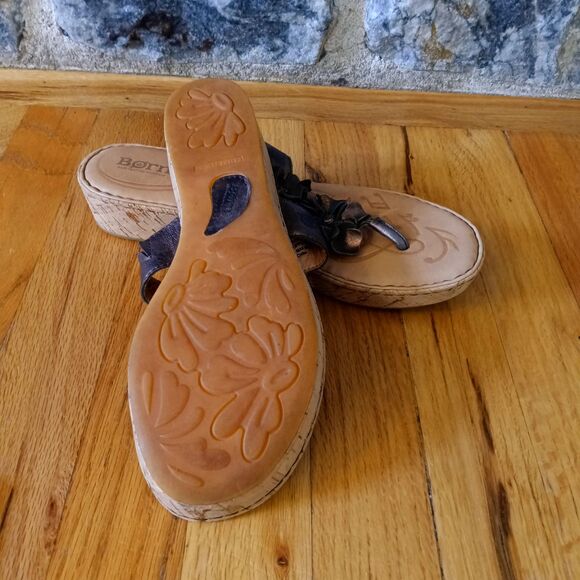 BORN Metallic Rose Leather Flower Thong Sandals Women's sz 9 flip flop - Picture 6 of 8